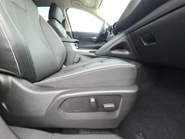 Used 2023 Black Buick Essence image 18