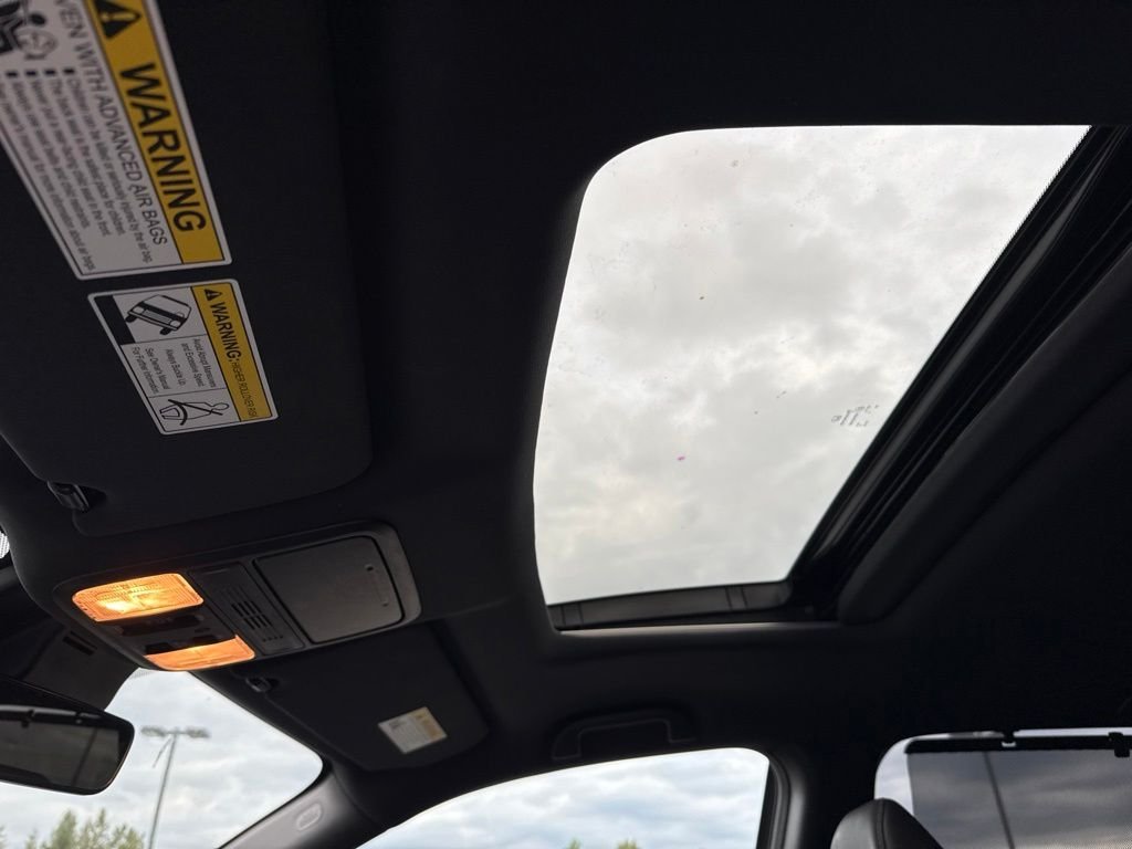 Used 2019 Lunar Silver Metallic Honda EX-L image 17