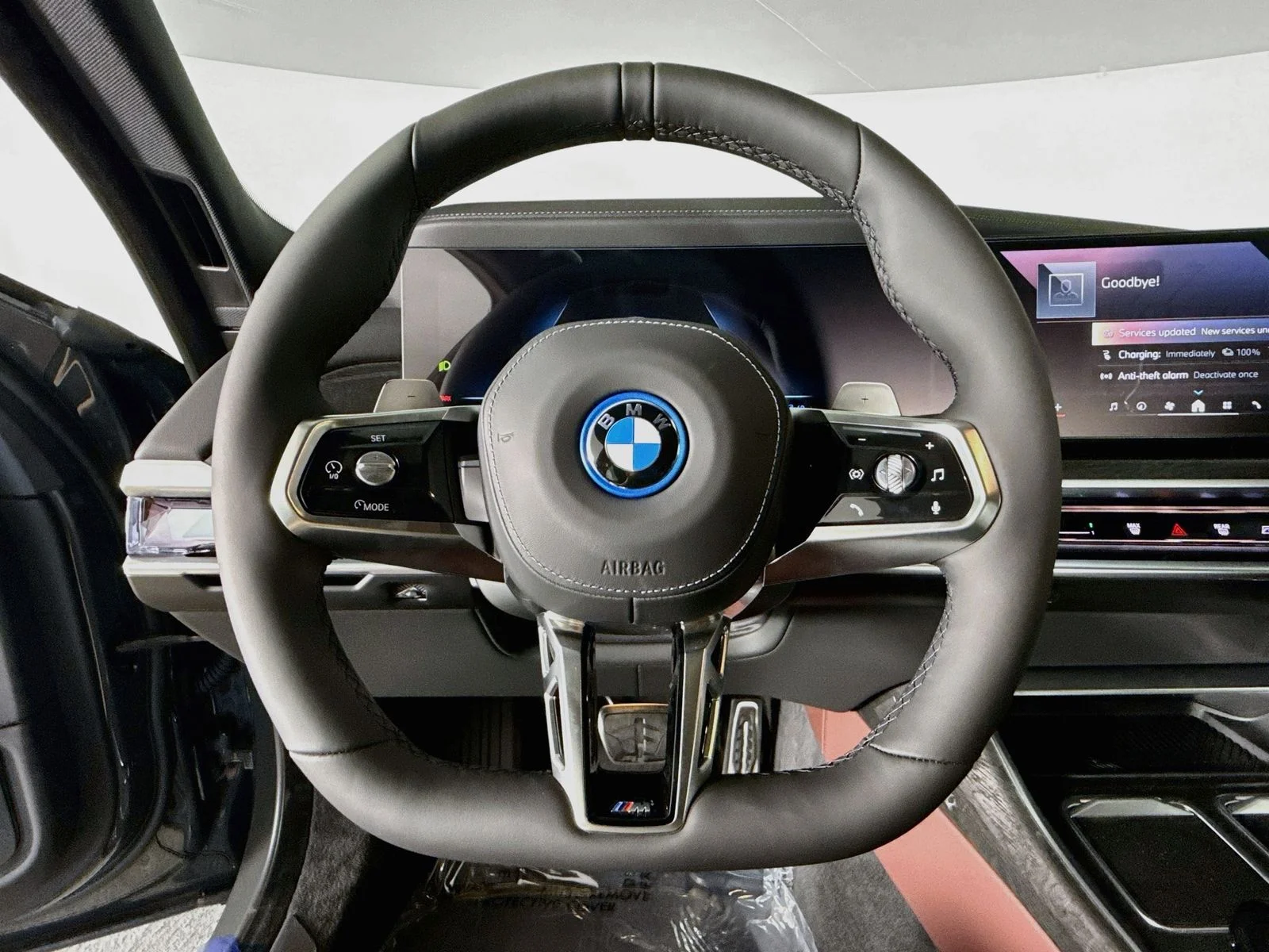 New 2026 Dravit Grey Metallic BMW 750e xDrive image 11