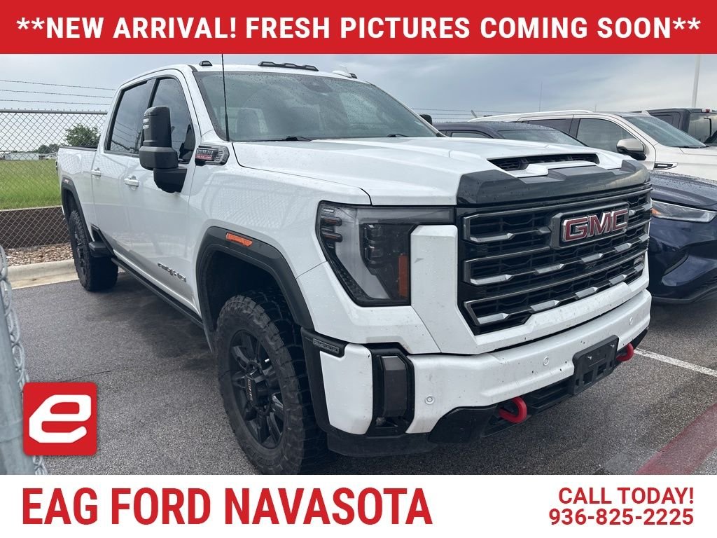 2024 GMC Sierra 4WD Crew Cab Standard Box AT4's photo