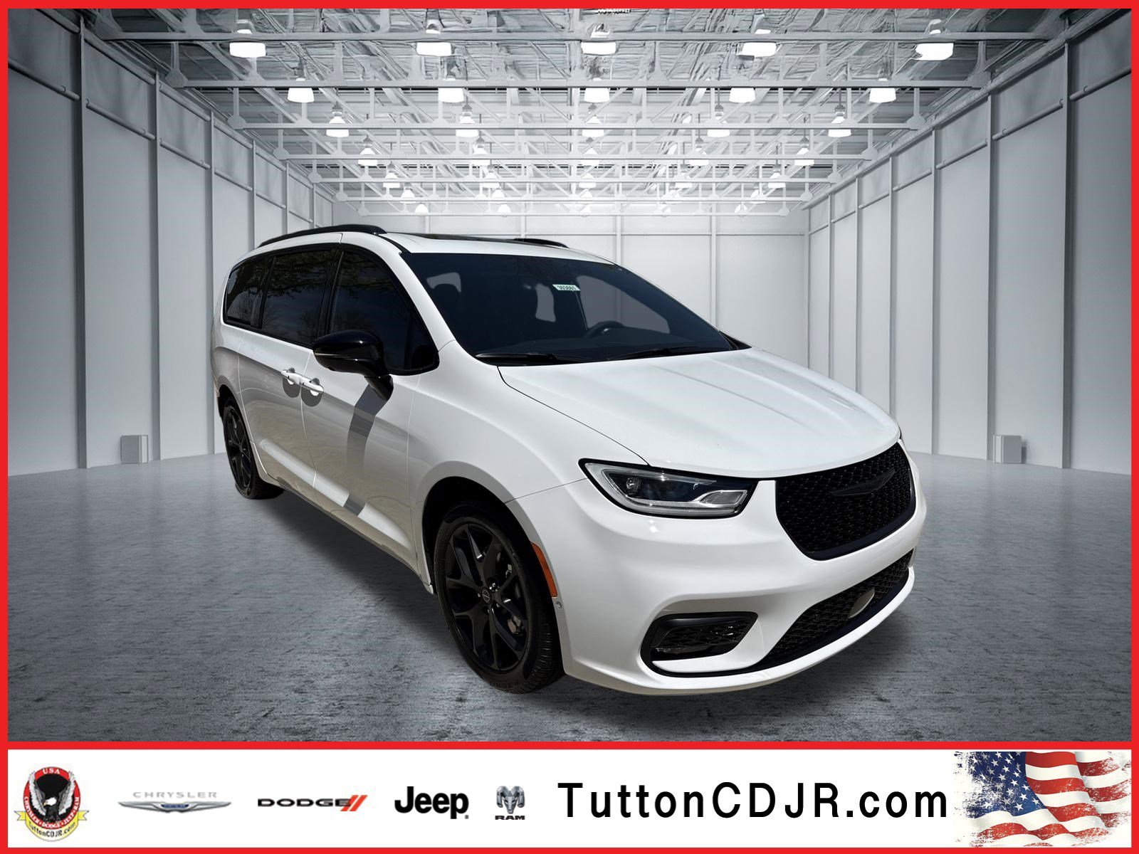 2026 Chrysler Pacifica Limited's photo