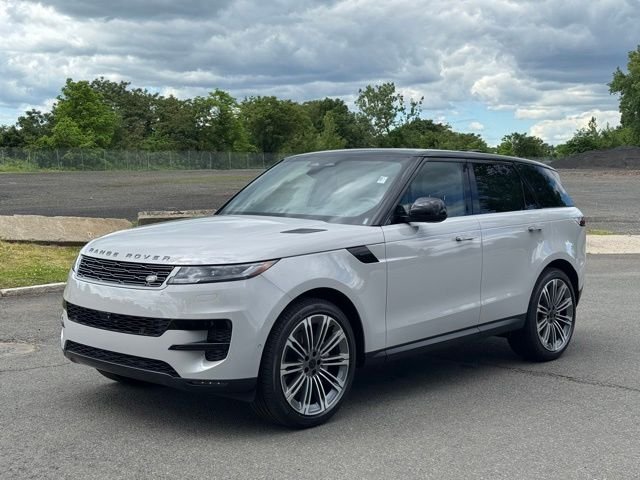 2026 Land Rover Range Rover Sport SE