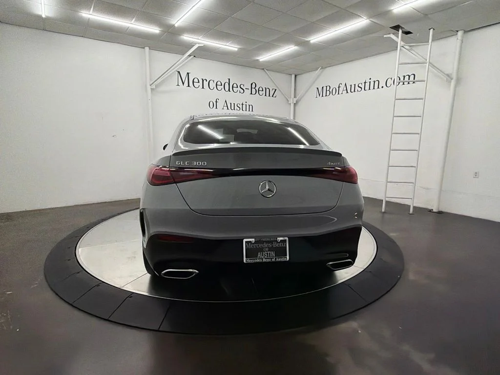 New 2027 White Mercedes-Benz GLC 300 image 6