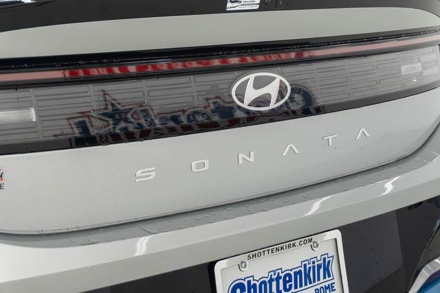 New 2026 Silver Hyundai SEL Sport image 5