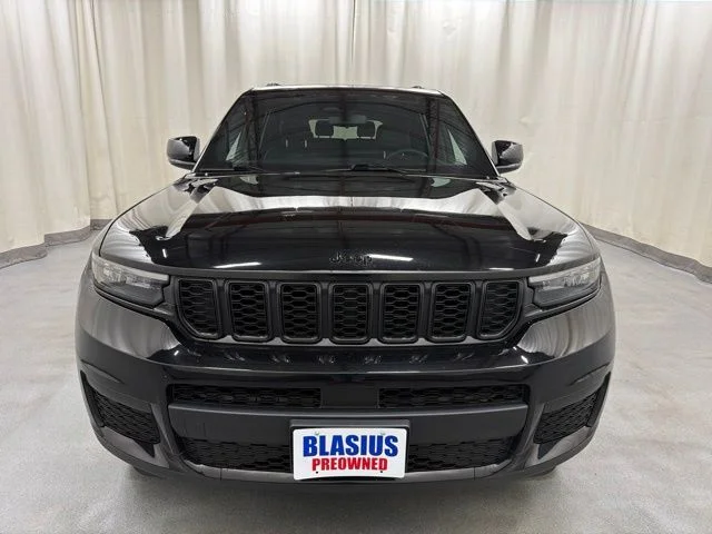 Used 2023 Black Jeep Altitude image 8