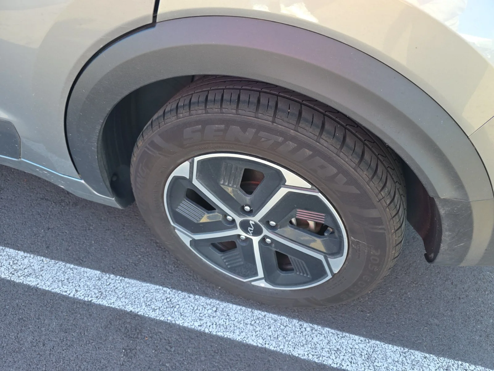 Used 2024 Gray Kia LX image 3