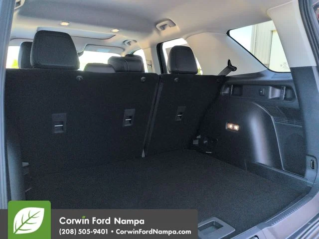 New 2026 Carbonized Gray Metallic Ford Outer Banks image 29