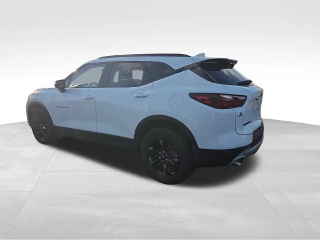 Used 2020 SUMMIT WHITE Chevrolet LT image 3