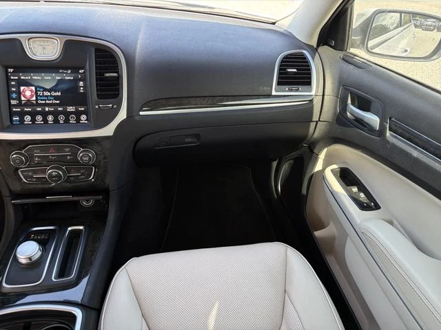 Used 2022 White Chrysler Touring image 16
