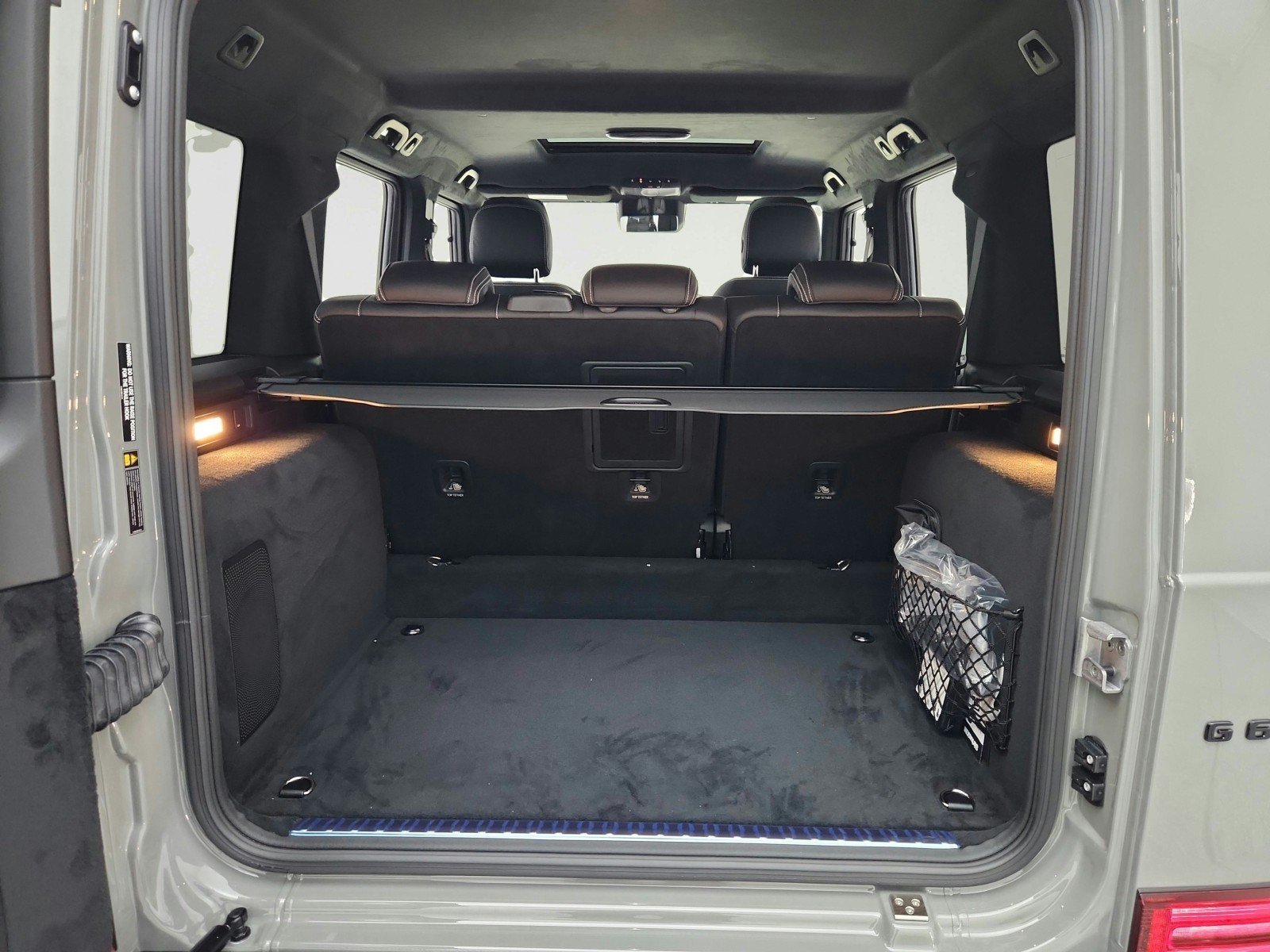 New 2027 MANUFAKTUR Arabian Grey Non- Metallic Mercedes-Benz AMG® G 63 SUV image 28