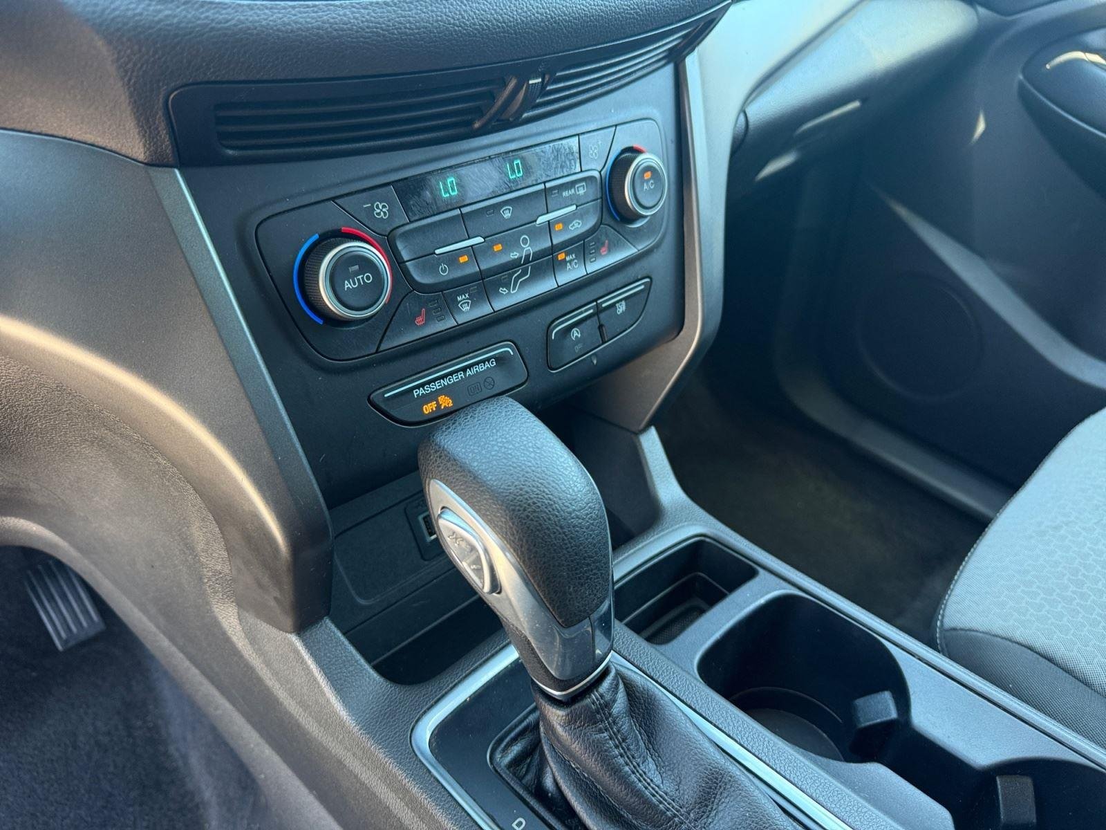 Used 2018 Shadow Black Ford SE image 12