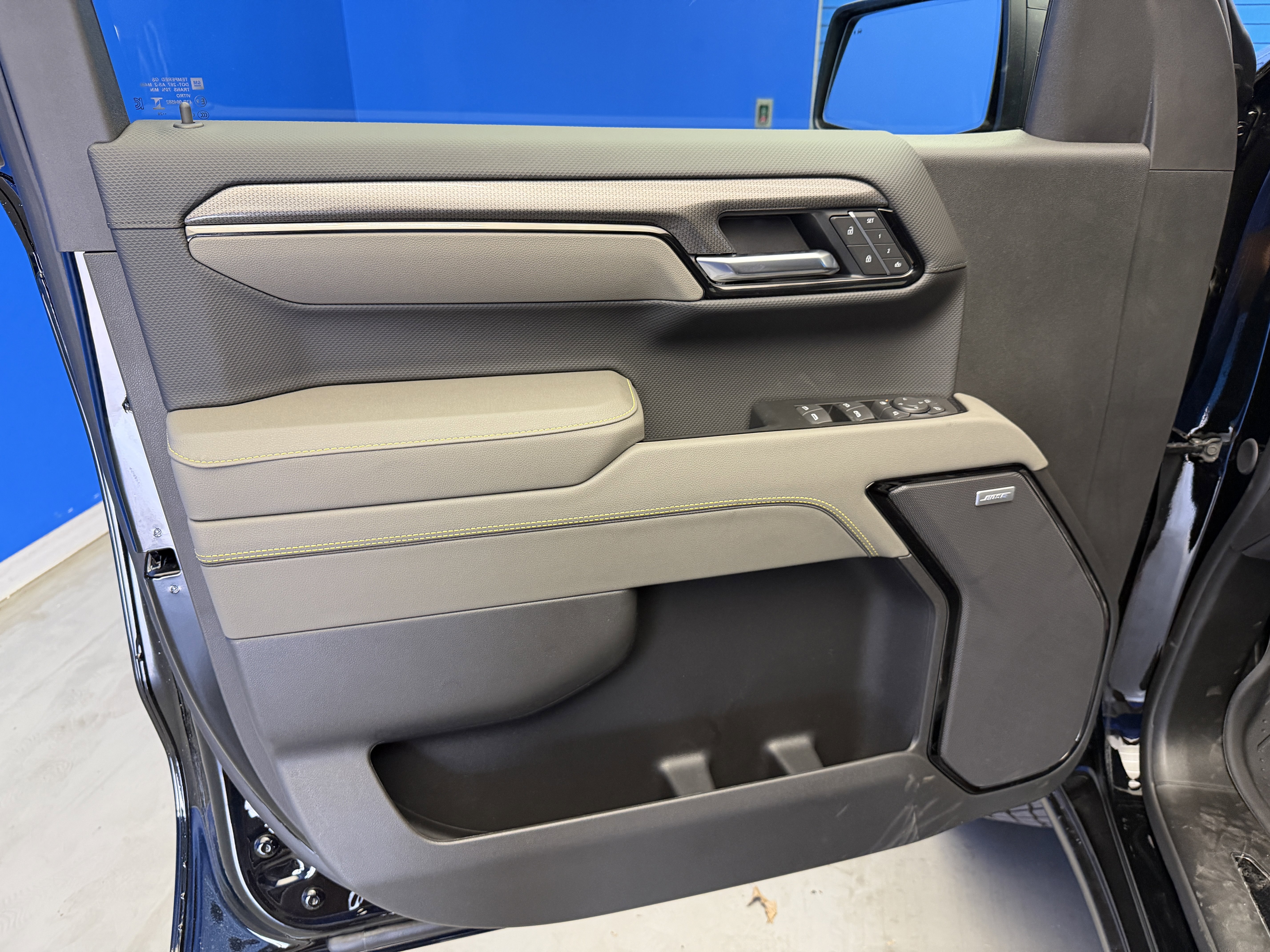 2026 Chevrolet Silverado 1500 ZR2 - Photo 9