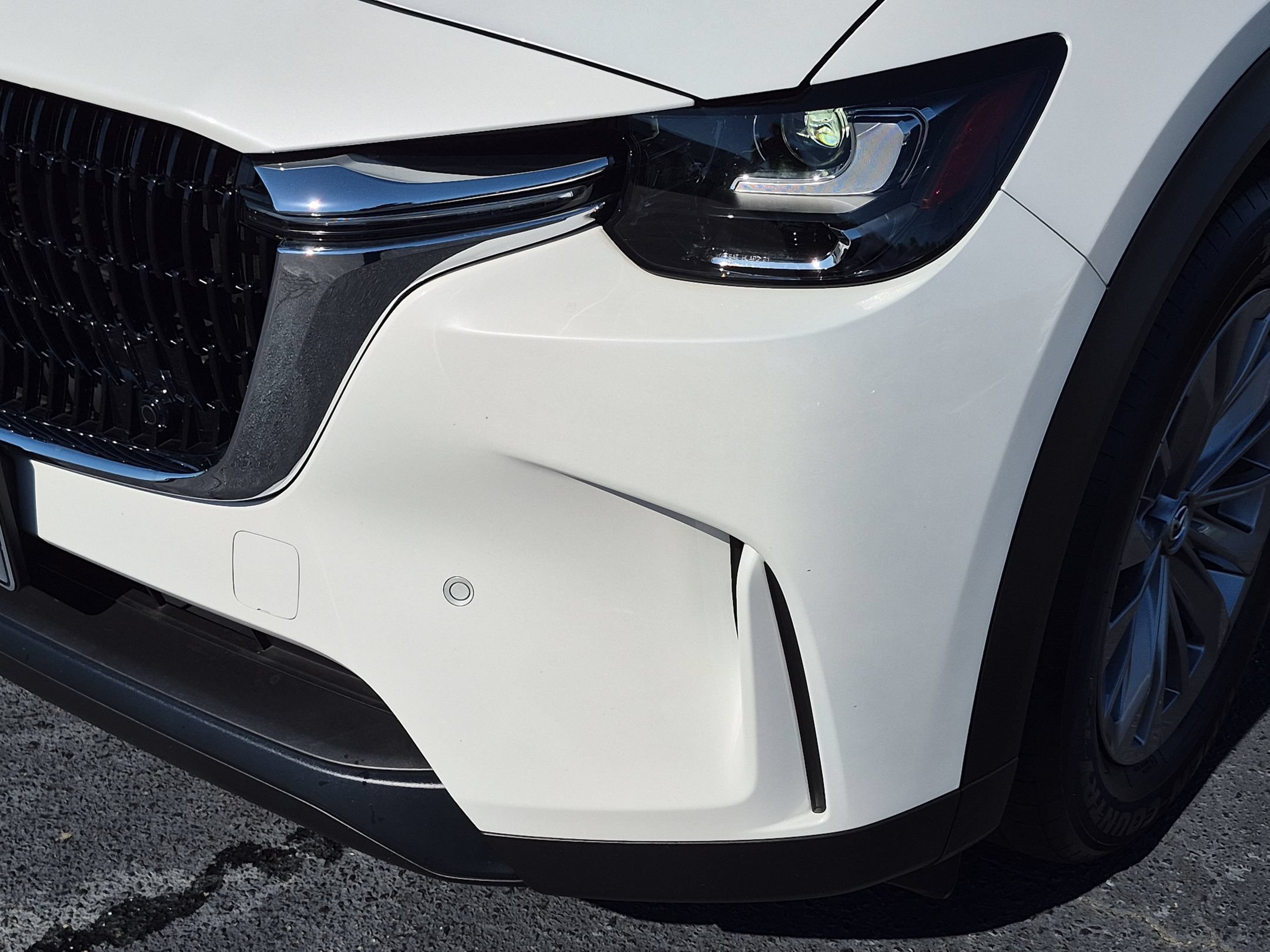 Used 2025 Rhodium White Premium Mazda Preferred Package image 9