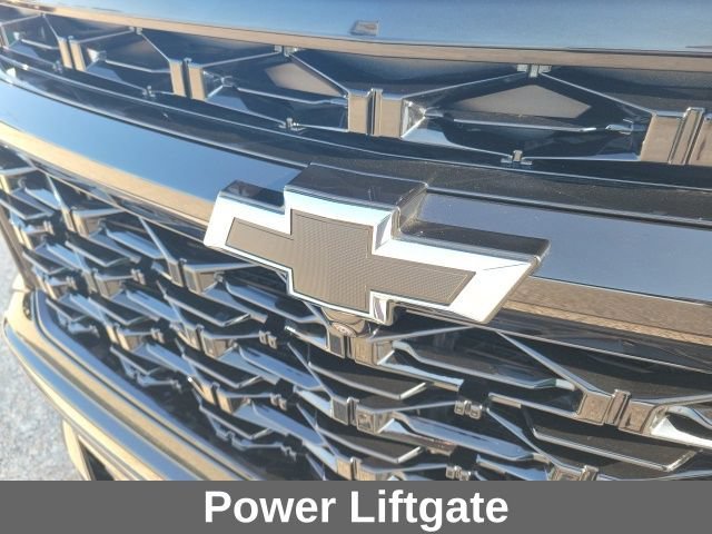 New 2027 Mosaic Black Metallic Chevrolet RS image 9