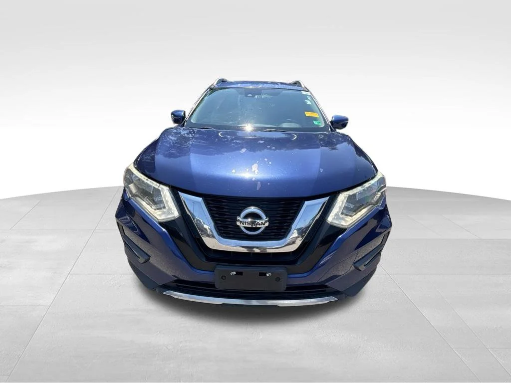 Used 2017 Blue Nissan SL image 9