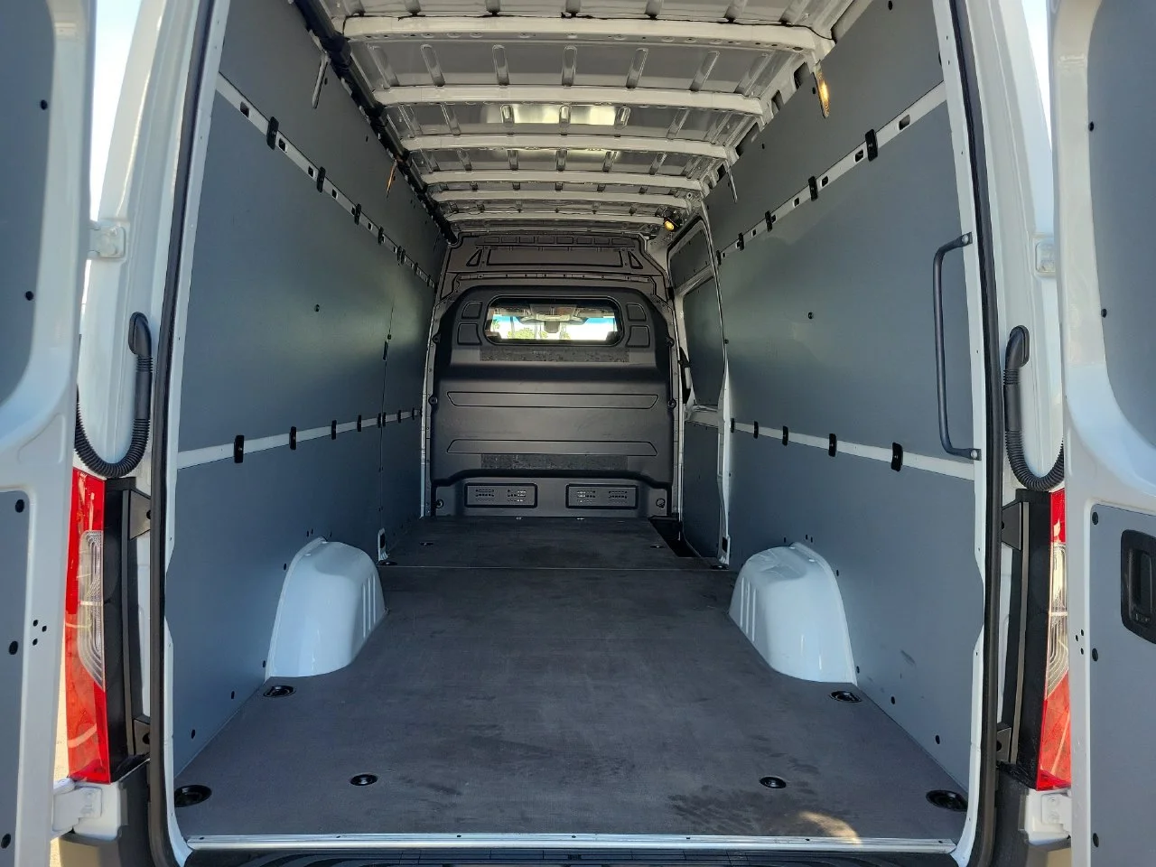Used 2026 White Mercedes-Benz Cargo 170 WB image 12