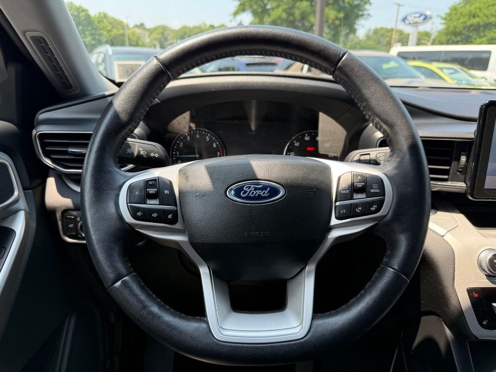 Used 2023 Silver Ford XLT image 14