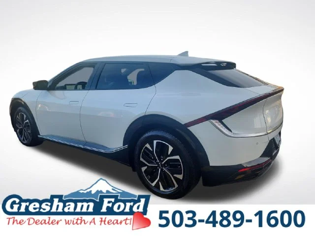 Used 2023 Snow White Pearl Kia Wind image 5