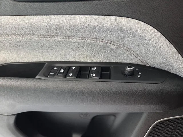 Used 2023 Gray Jeep Latitude Lux image 22