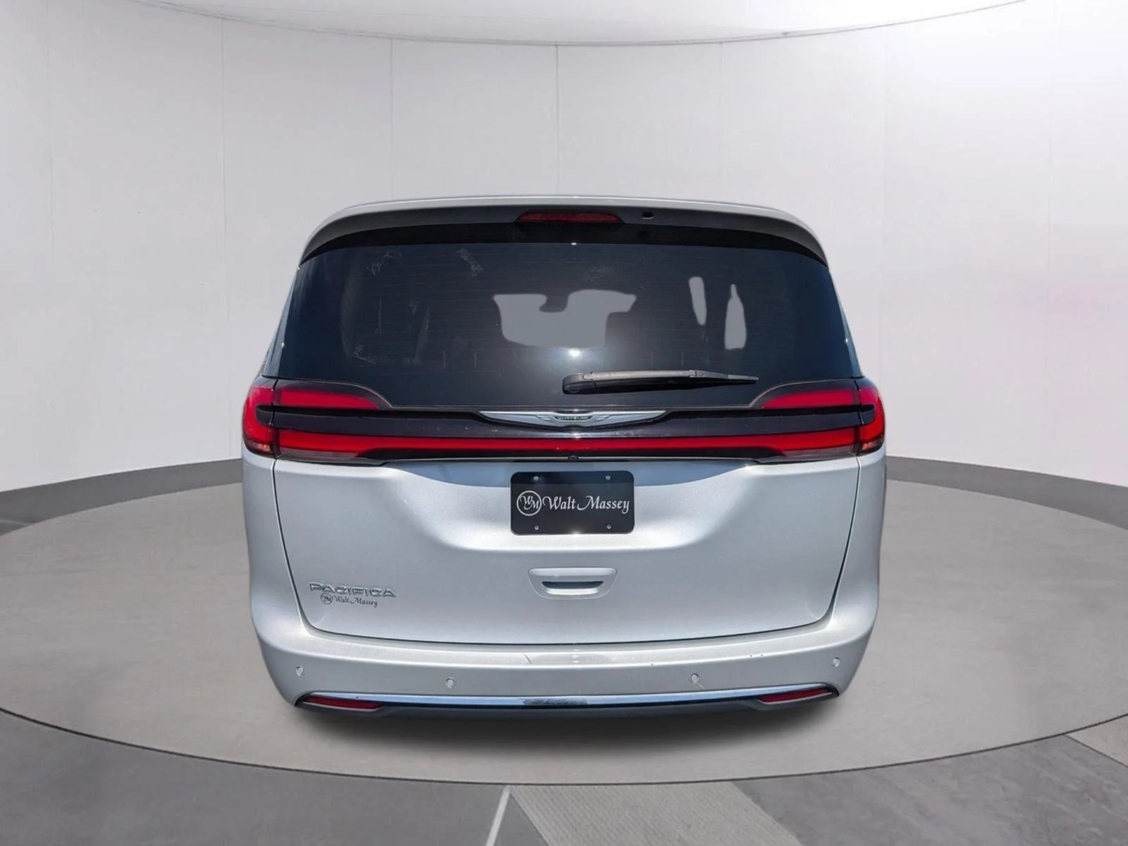 Used 2024 Silver Mist Clearcoat Chrysler Touring L image 4
