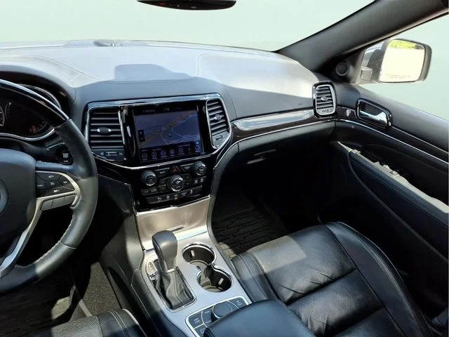Used 2019 Silver Jeep Overland image 19