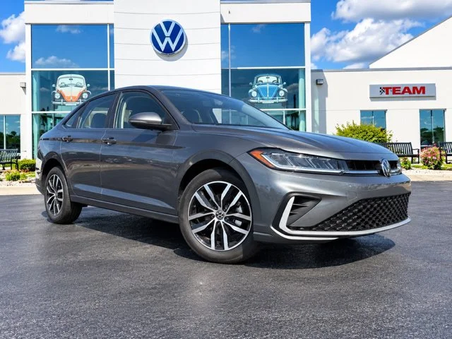 New 2027 Platinum Gray Metallic Volkswagen 1.5T SE image 1