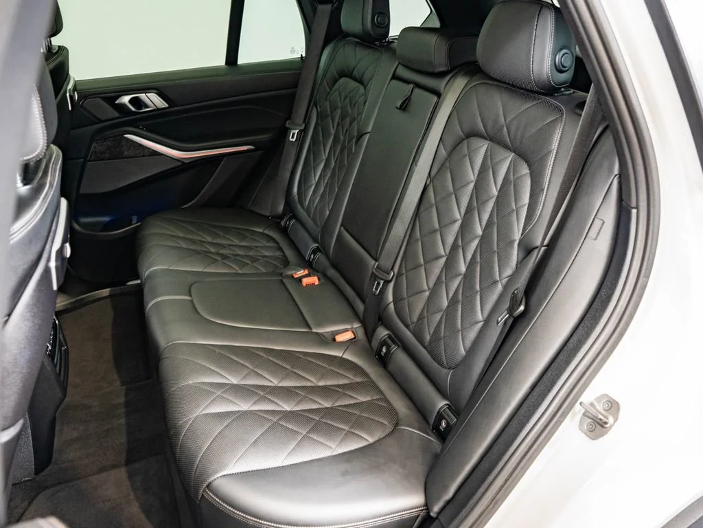 Used 2024 Mineral White Metallic BMW xDrive40i image 43