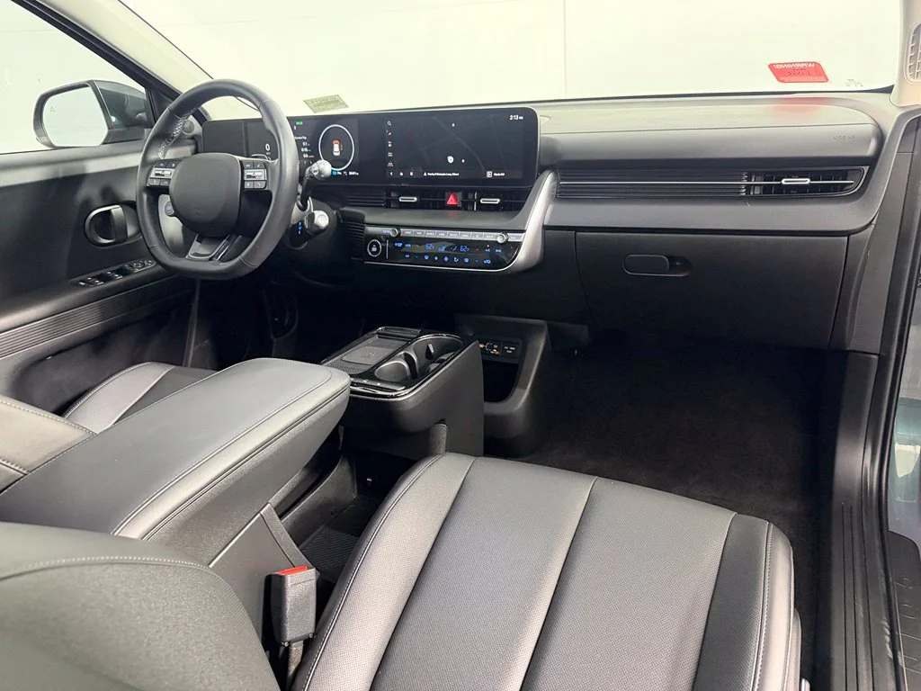 Certified Used 2025 Green Hyundai SEL image 15