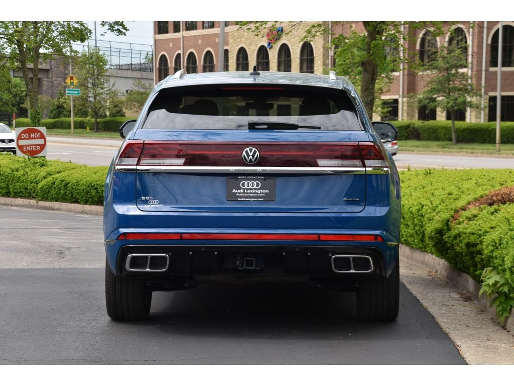 Used 2025 Blue Volkswagen 2.0T SEL Premium R-Line image 5