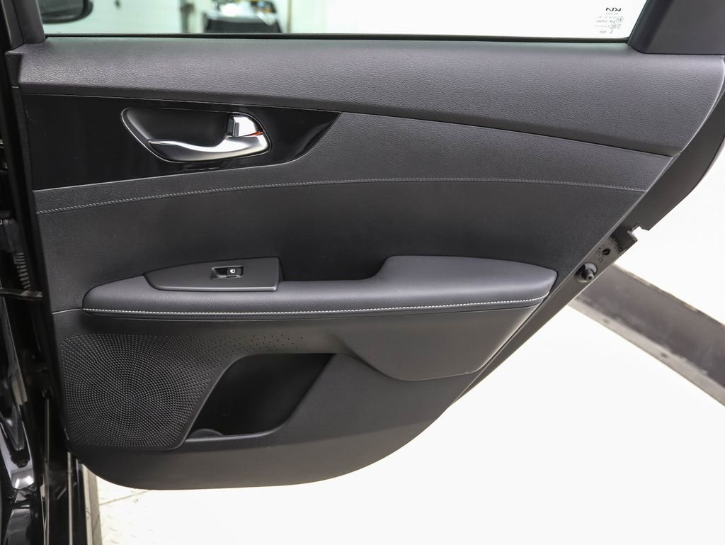 Used 2024 Aurora Black Kia GT-Line image 25
