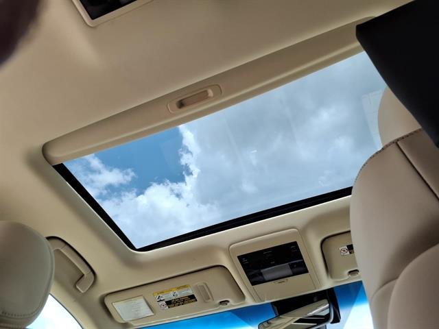 Used 2019 Eminent White Pearl Lexus Three-Row image 9
