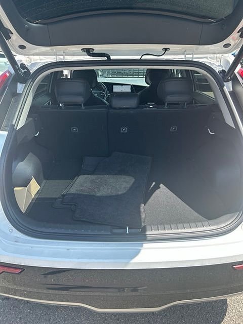 Used 2023 White Kia Wave image 15