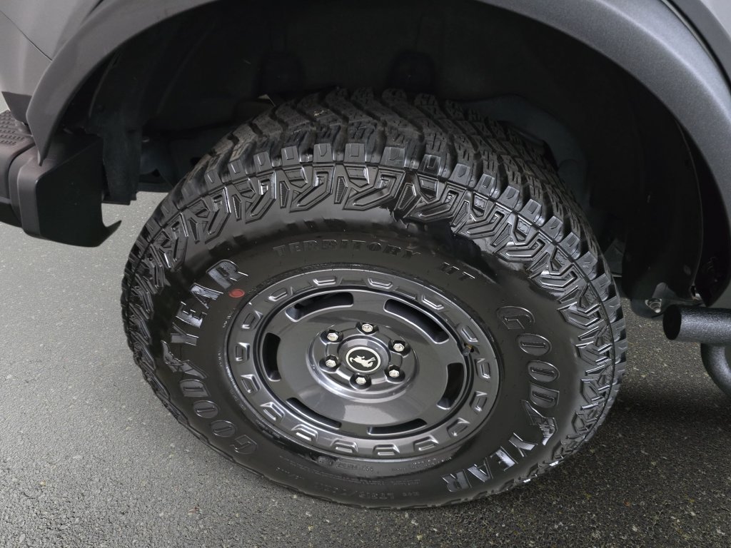 Used 2024 Gray Metallic Ford Badlands image 32