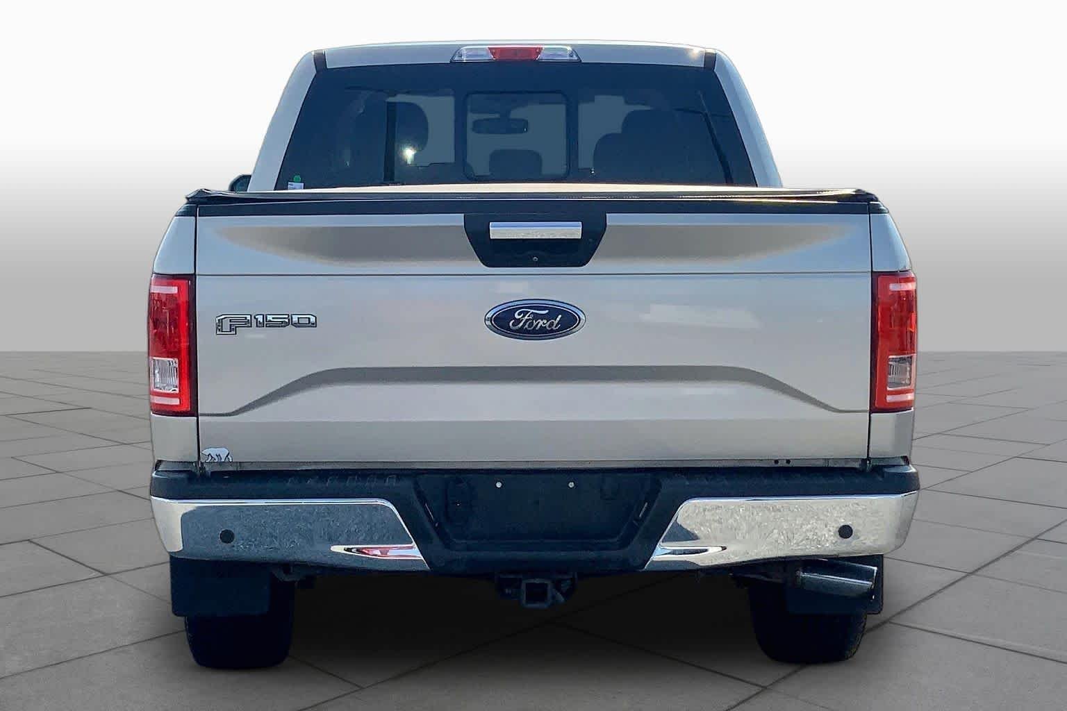Used 2017 White Gold Ford XLT image 5