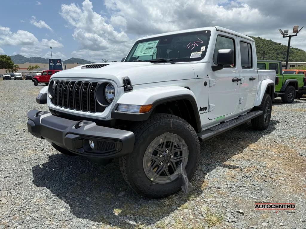 2026 Jeep Gladiator Sport S Auto's photo