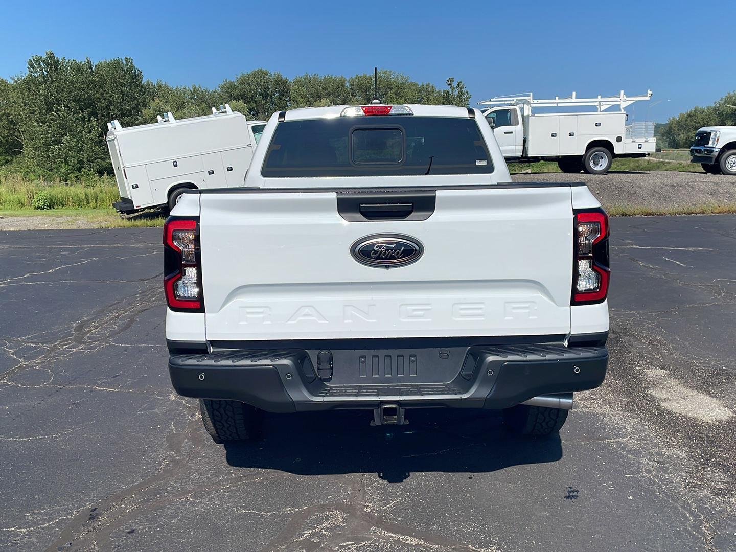 New 2026 Oxford White Ford XLT image 4