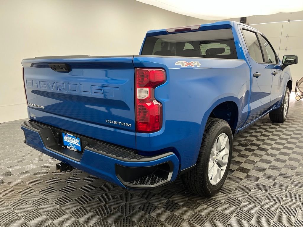 Used 2022 Glacier Blue Metallic Chevrolet Custom image 8