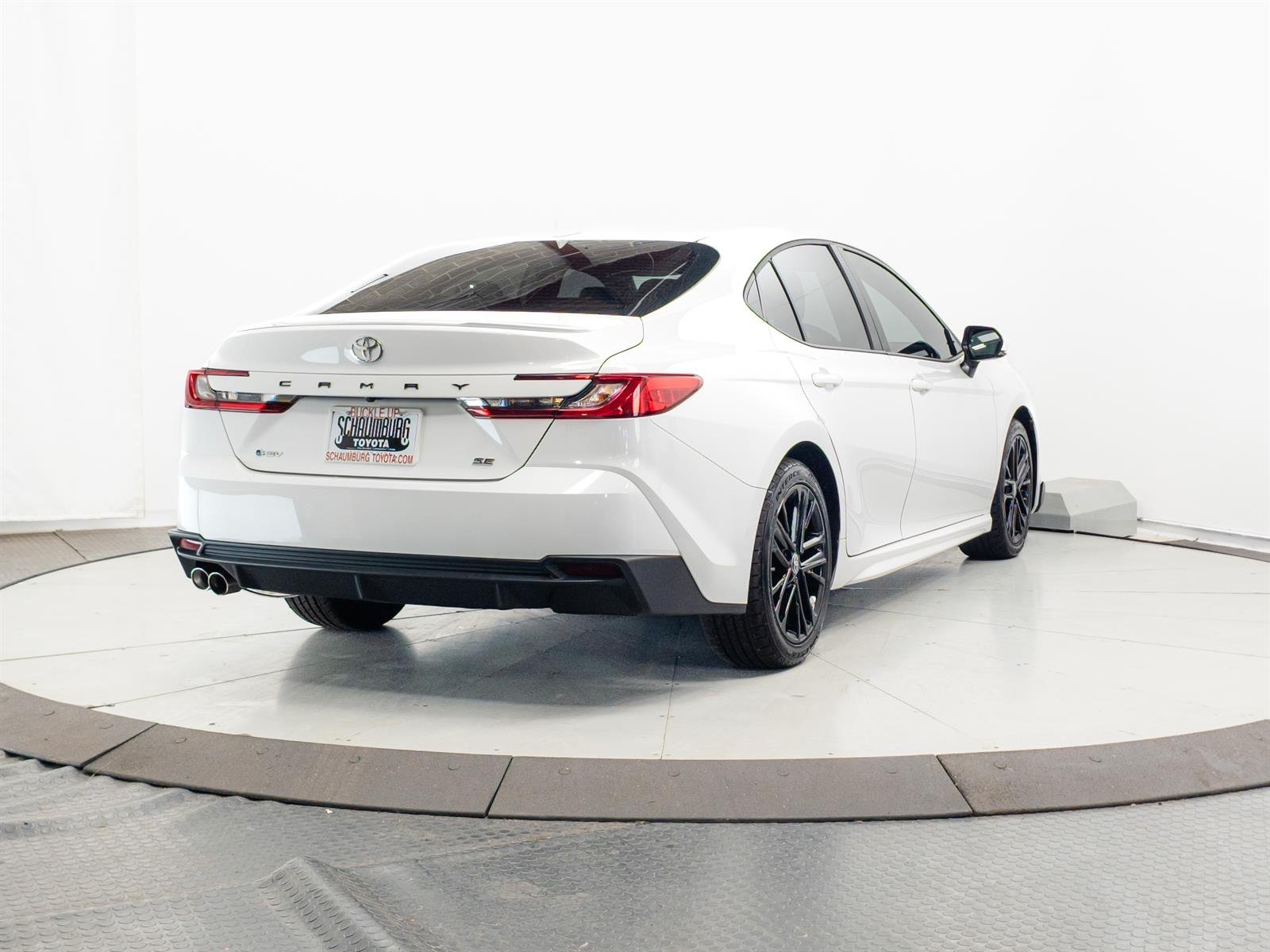 2025 Toyota Camry SE - Photo 11