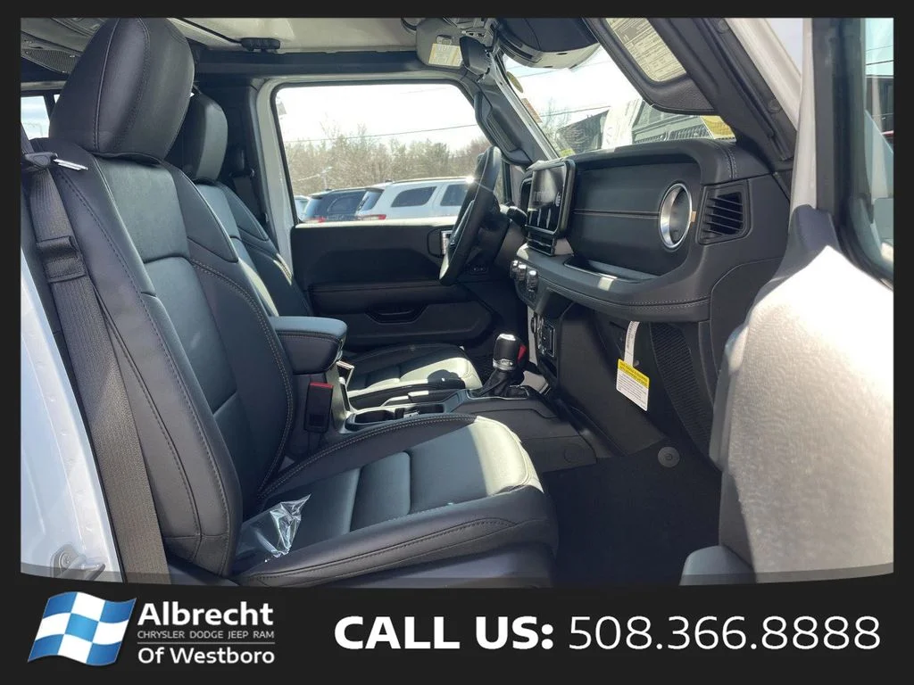 New 2026 Bright White Clear-Coat Exterior Paint Jeep Sahara image 16