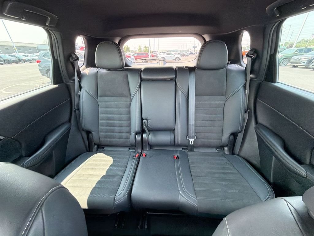 Used 2023  Mitsubishi SE Black Edition image 13