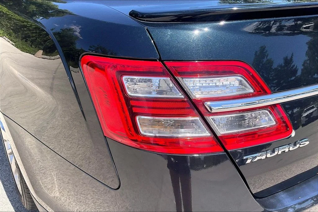 Used 2014 Blue Ford Limited image 29