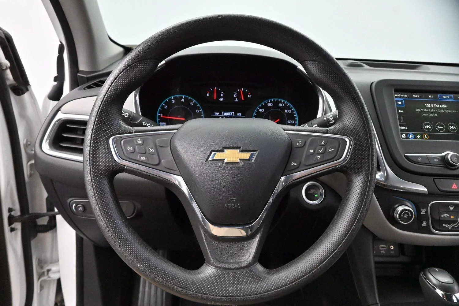 Used 2019 SUMMIT WHITE Chevrolet LS image 15