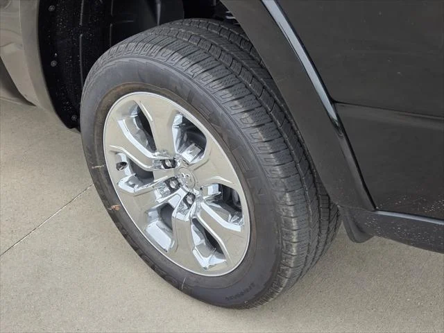 New 2026 Diamond Black Crystal Pearl-Coat Exterior Paint RAM Big Horn/Lone Star image 5