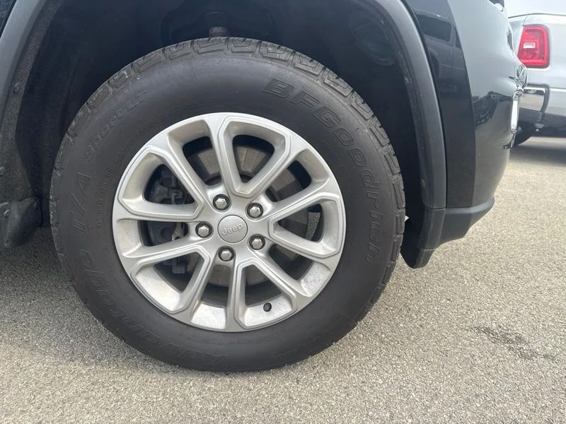 Used 2022 Black Jeep Laredo E image 13
