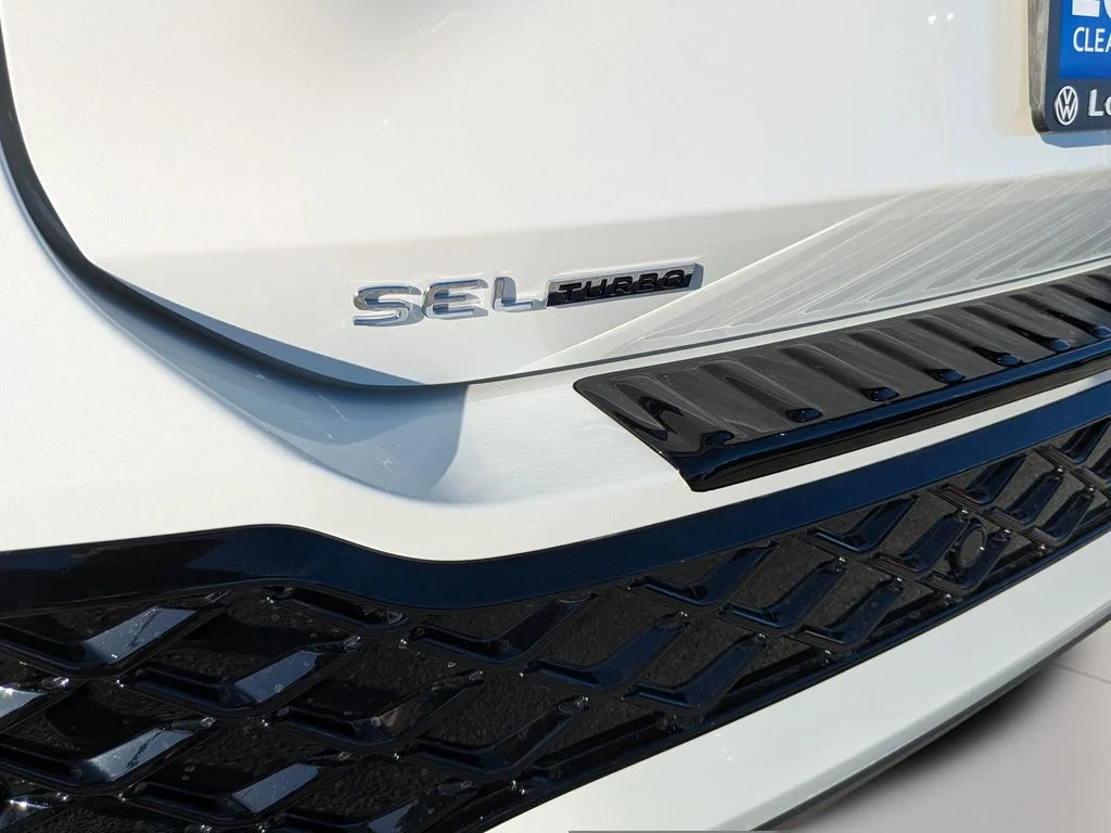 New 2026 White/off-white Volkswagen 2.0T SEL R-Line Turbo image 9