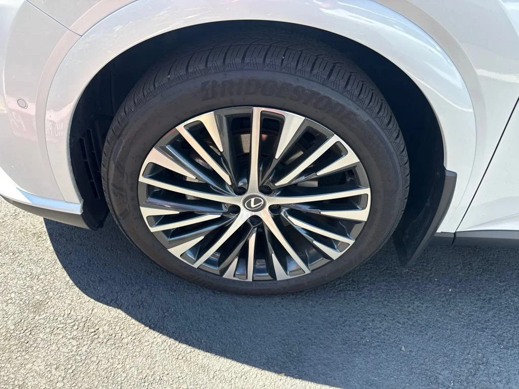 Certified Used 2025 White Lexus 350h Premium Plus image 8