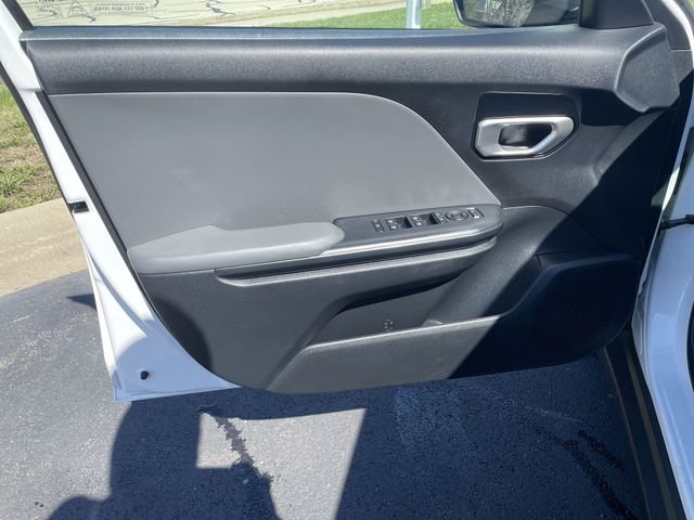 2025 Kia K4 LXS - Photo 14