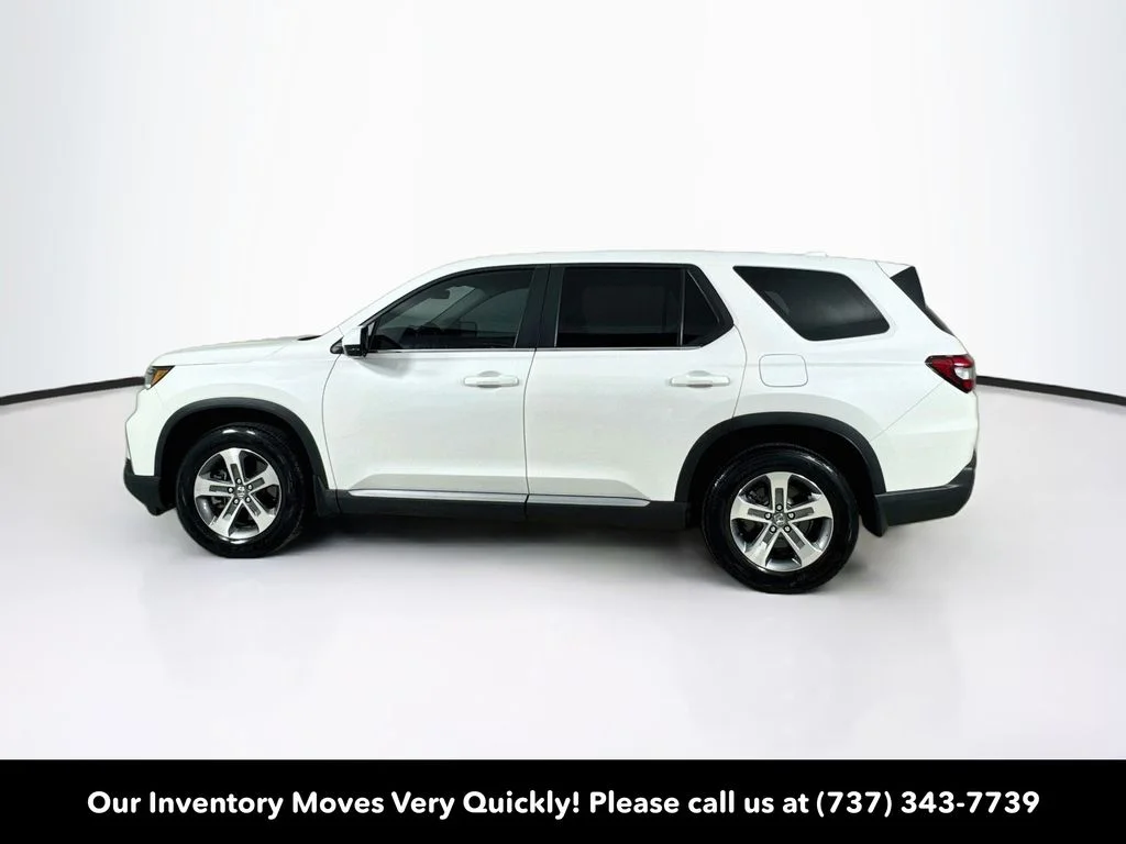 Certified Used 2024 Platinum White Pearl Honda EX-L image 4
