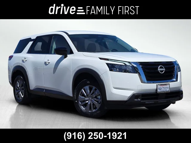 2025 Nissan Pathfinder S