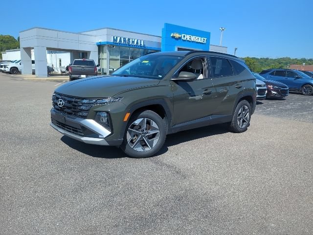 Used 2025  Hyundai SEL image 5